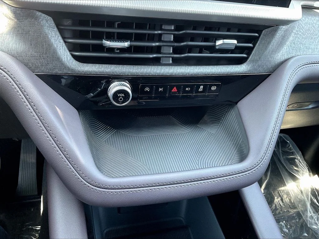 New 2026 Space White Metallic Ford Platinum™ image 23