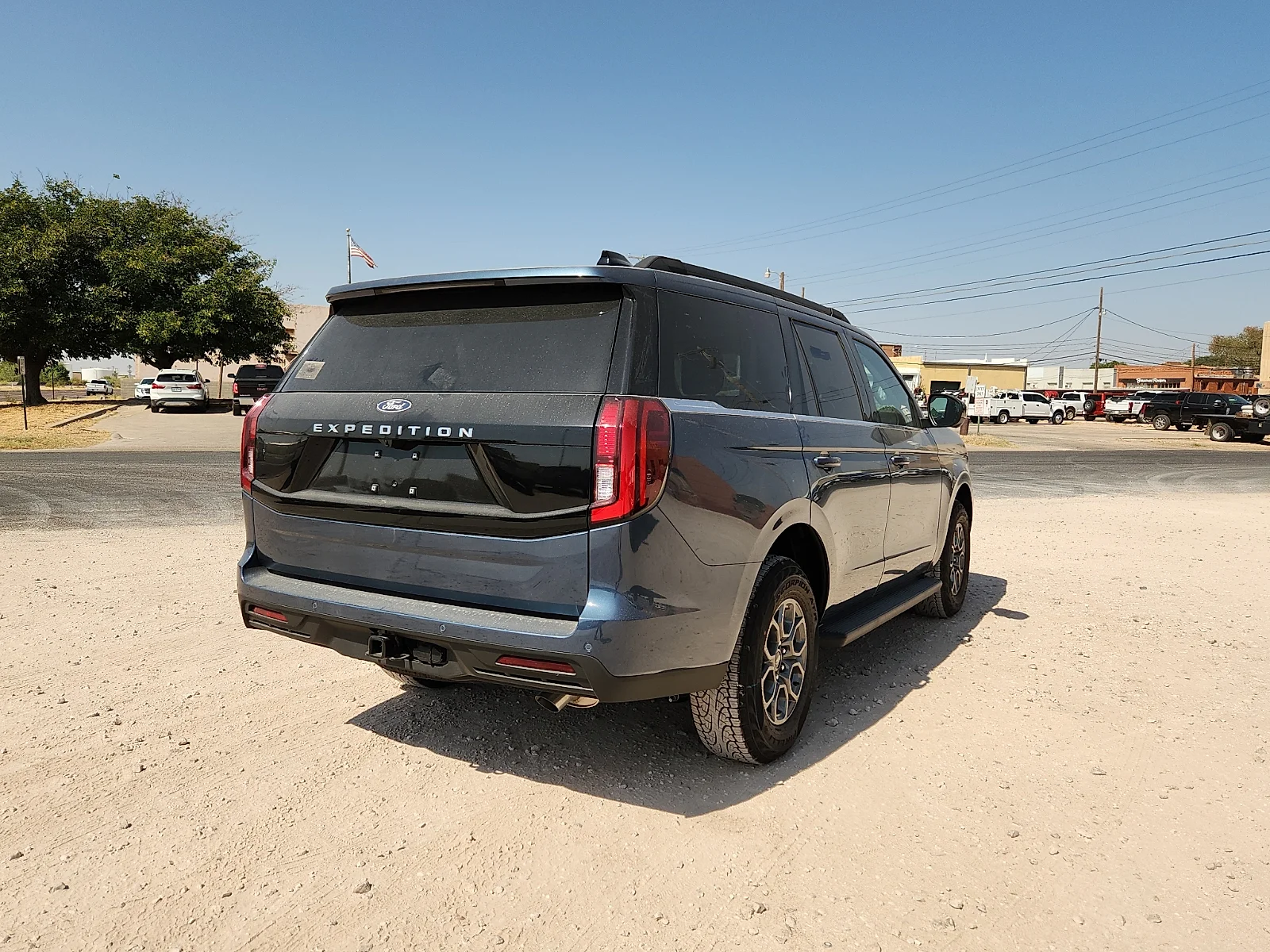 New 2027 Nocturnal Blue Metallic Ford Active image 7