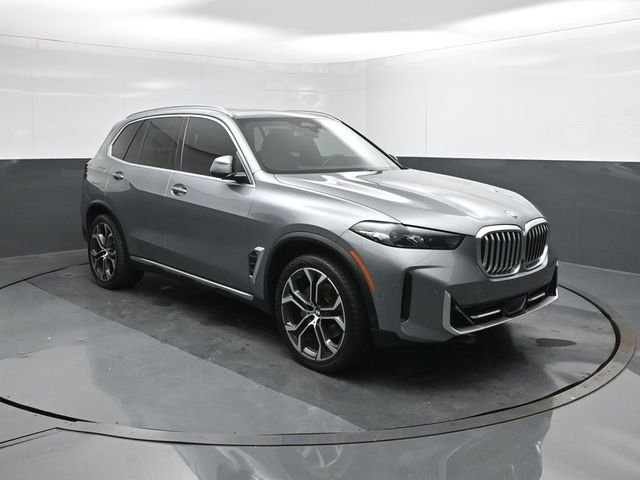 Used 2024 Gray BMW sDrive40i image 26