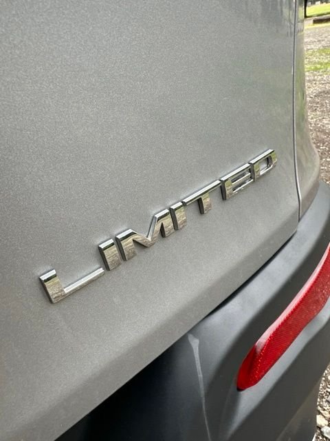 Used 2014 Billet Silver Metallic Jeep Limited image 29