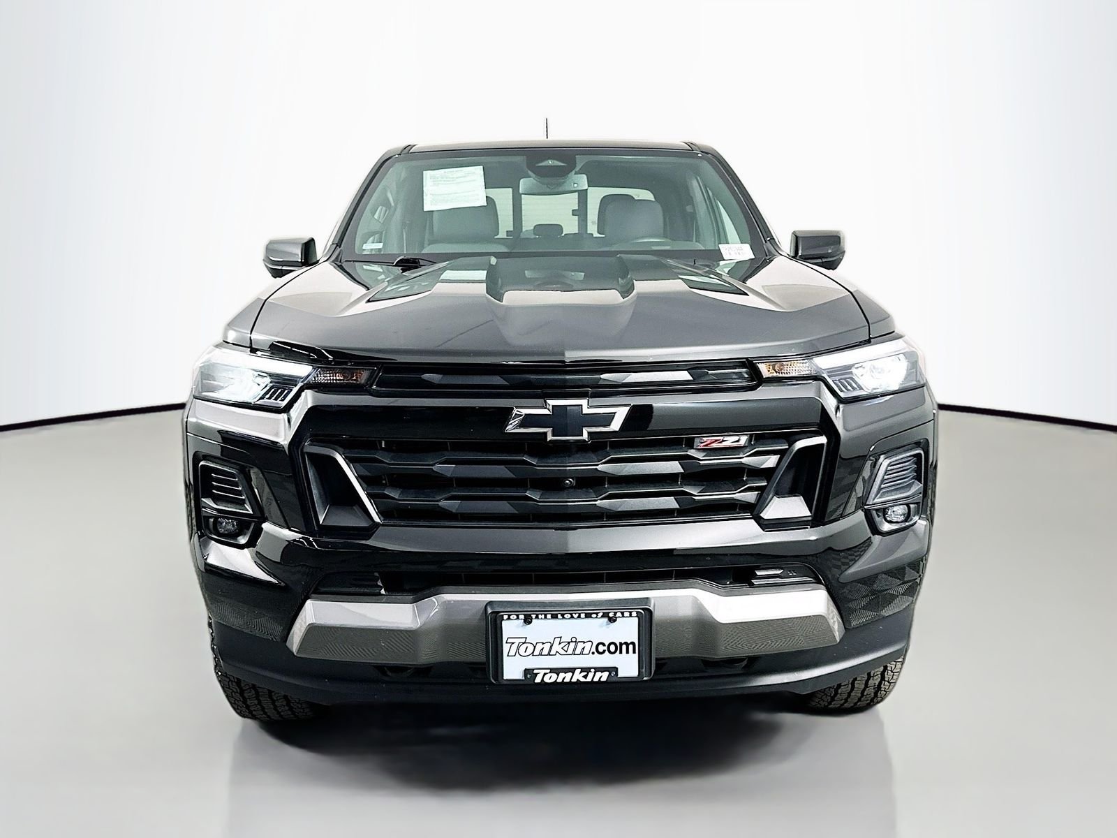 Used 2025 Black Chevrolet Z71 image 2