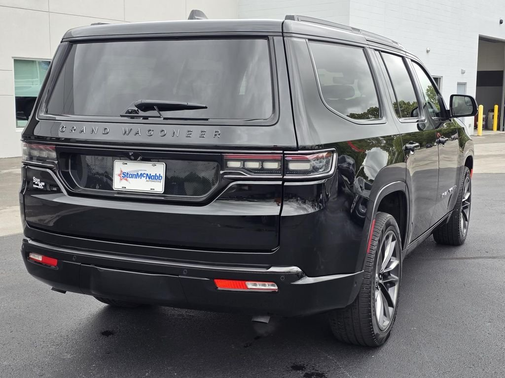 Used 2024 Diamond Black Crystal Pearlcoat Jeep Series III Obsidian image 7