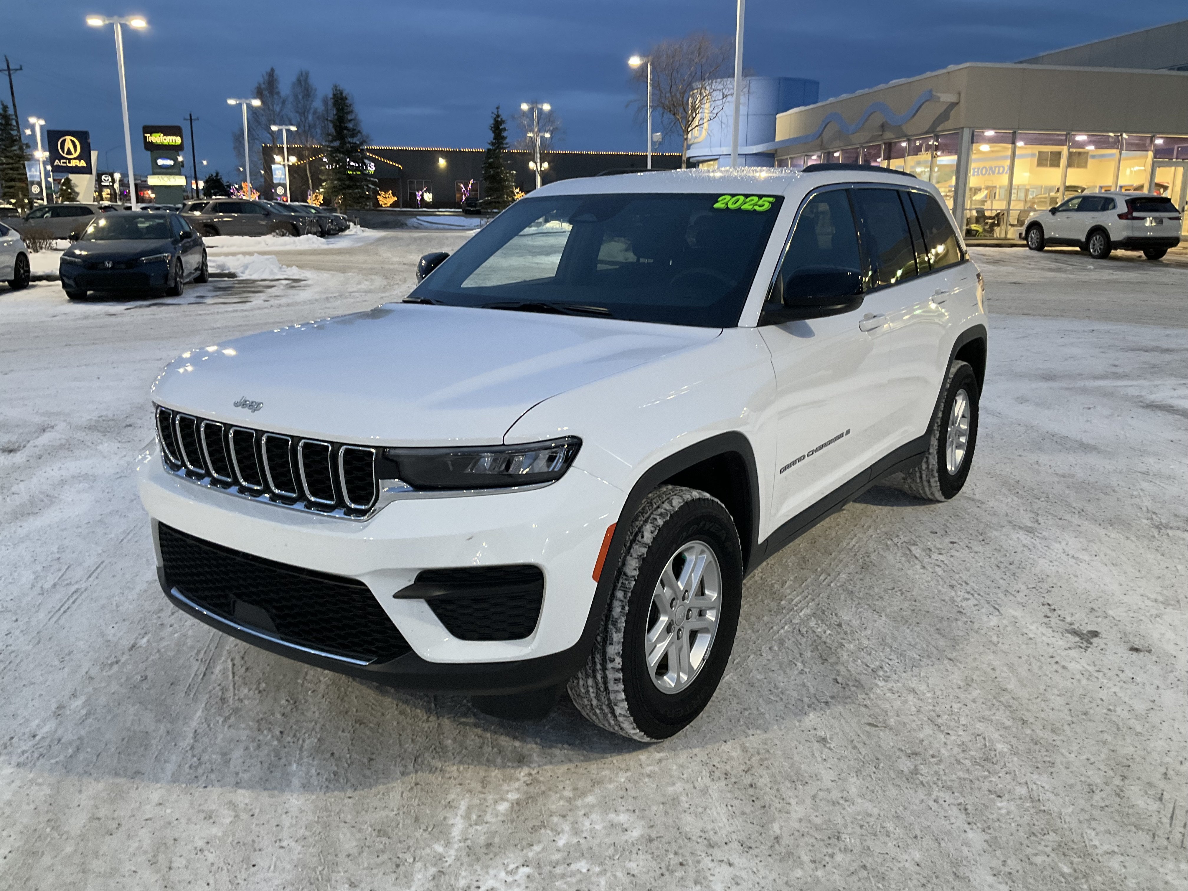 2025 Jeep Grand Cherokee Laredo