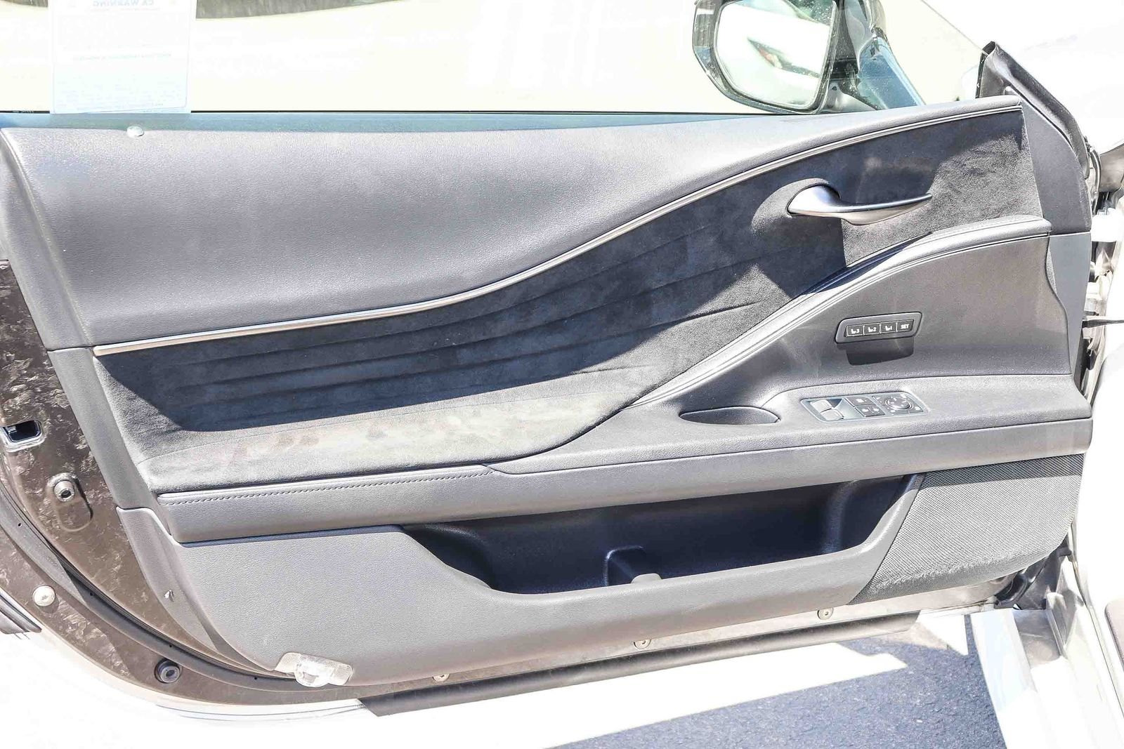 Used 2019 Silver Lexus 500h image 21