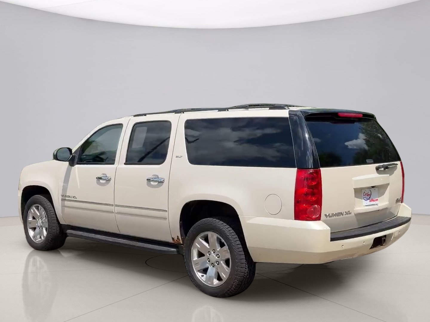 Used 2013 White Gmc  image 3