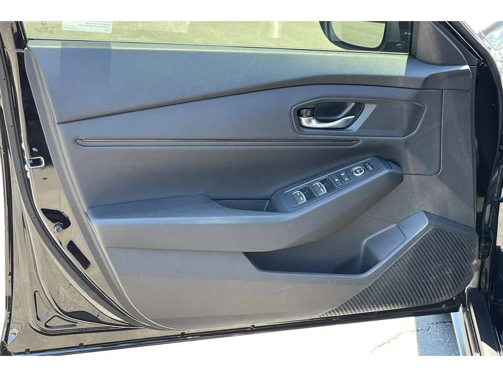 Certified Used 2025 Crystal Black Pearl Honda SE image 11
