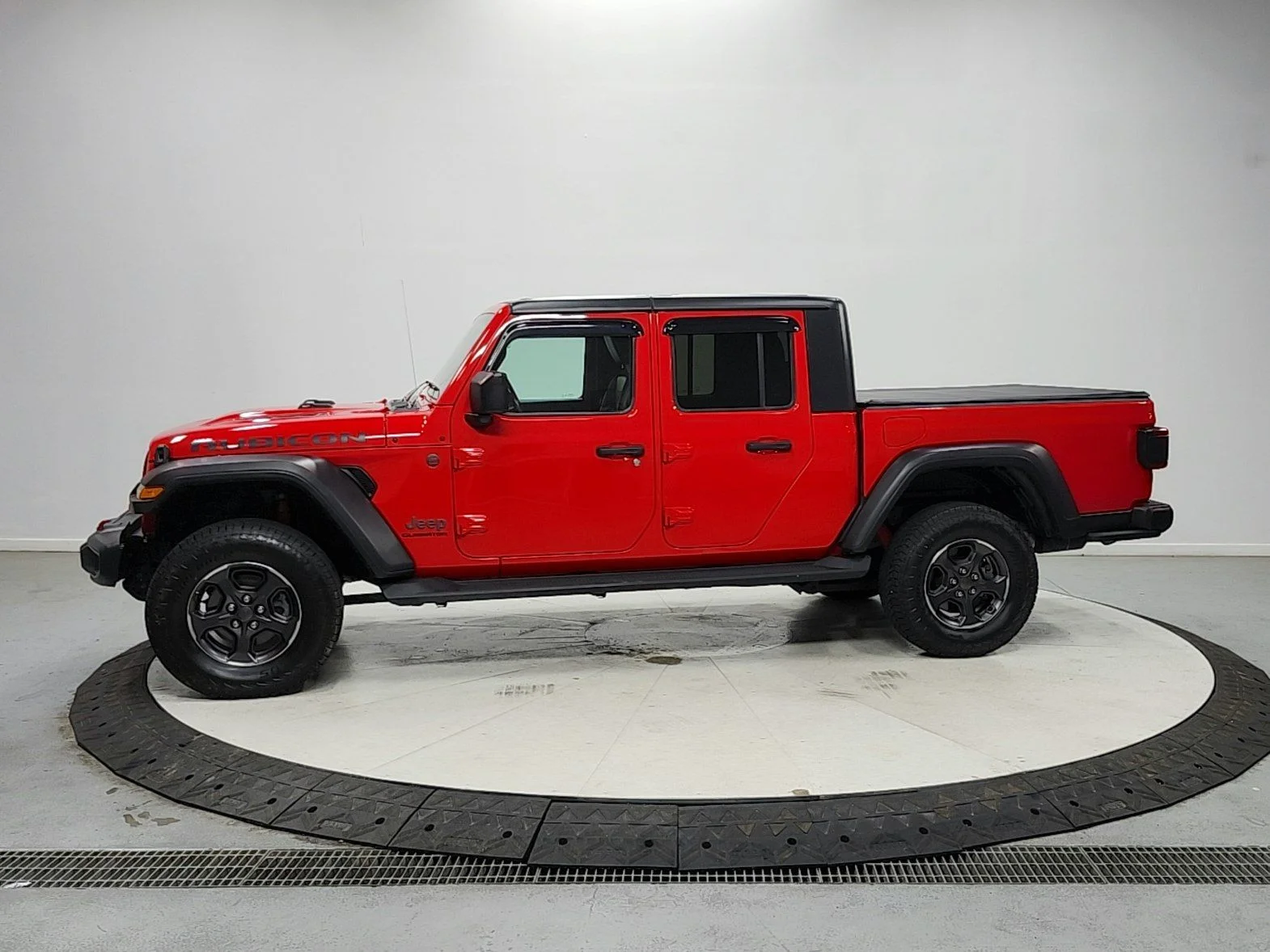 Used 2020 Firecracker Red Clearcoat Jeep Rubicon image 4