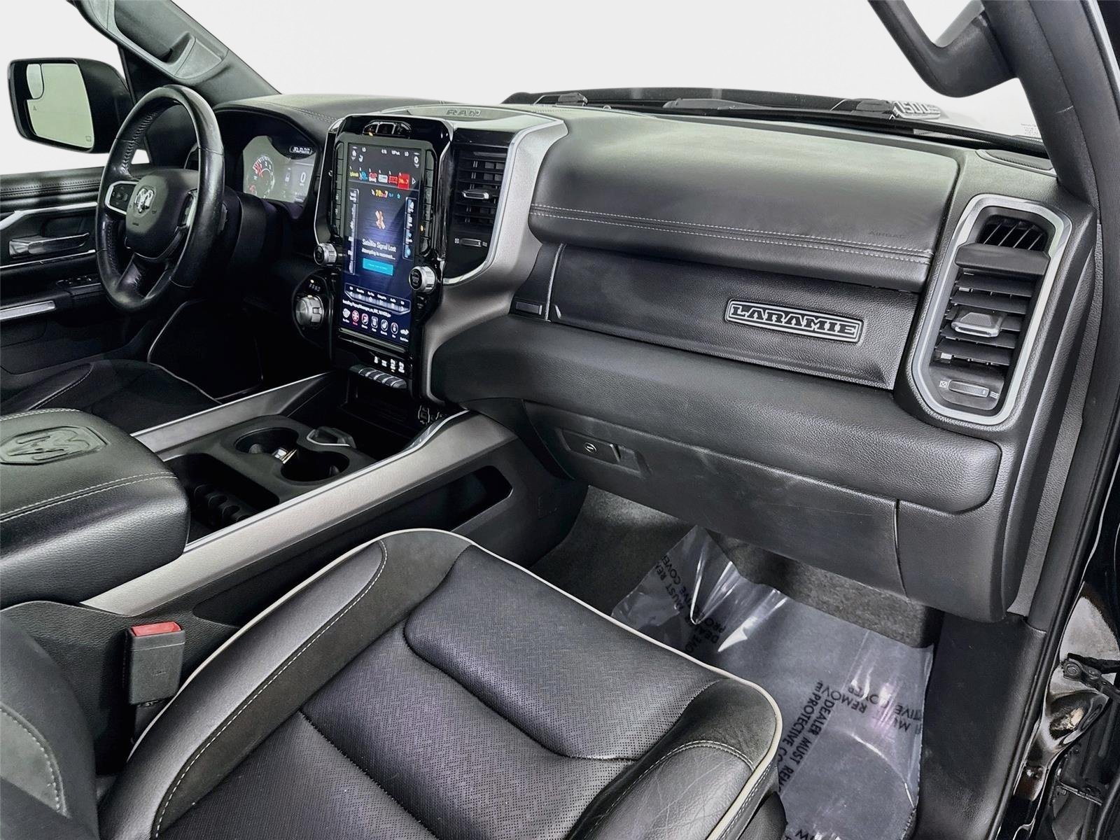 Used 2021 Diamond Black Crystal Pearlcoat Ram Laramie image 28