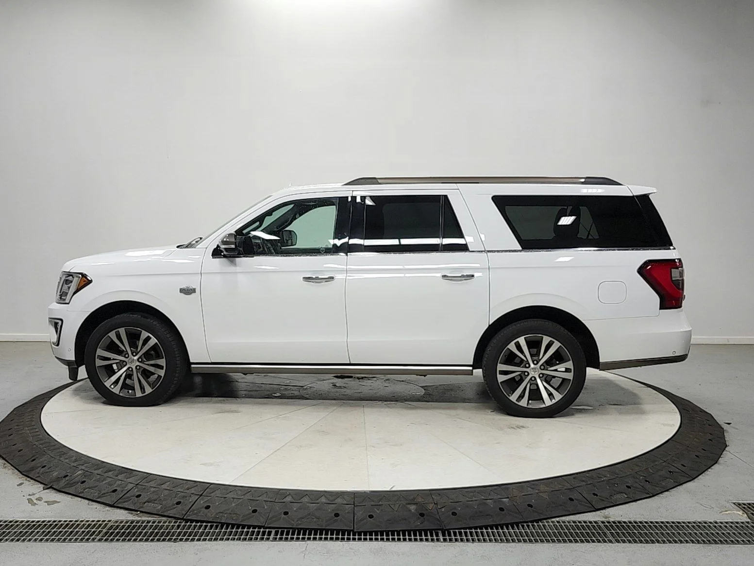 Used 2021 White Ford King Ranch image 4