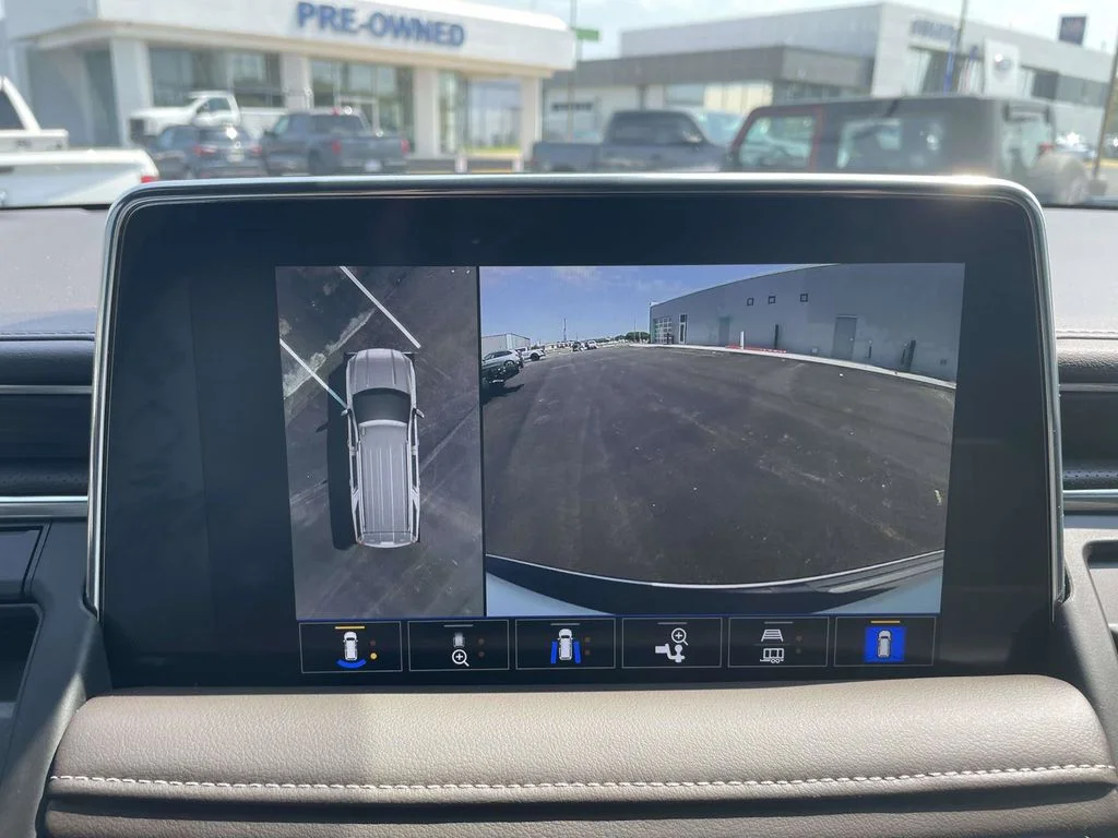 Certified Used 2022 White GMC SLT image 20