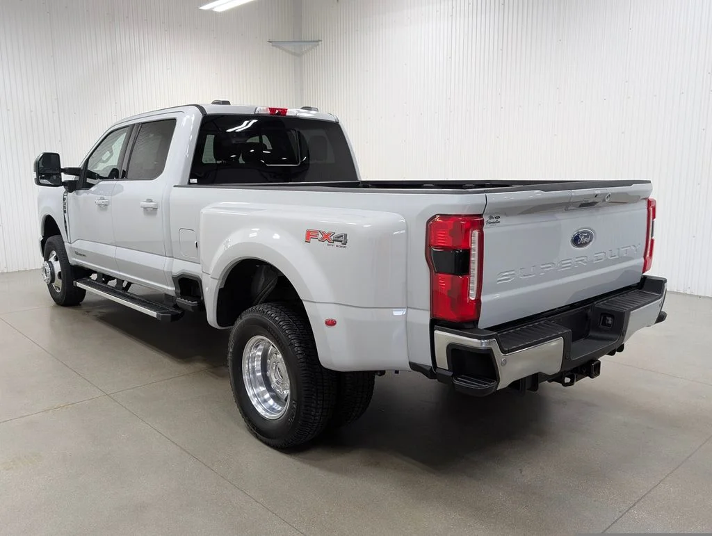 Used 2025 Avalanche Ford Lariat image 28