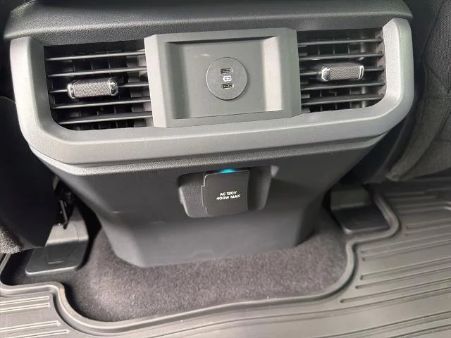 New 2026 Carbonized Gray Metallic Ford XLT image 37