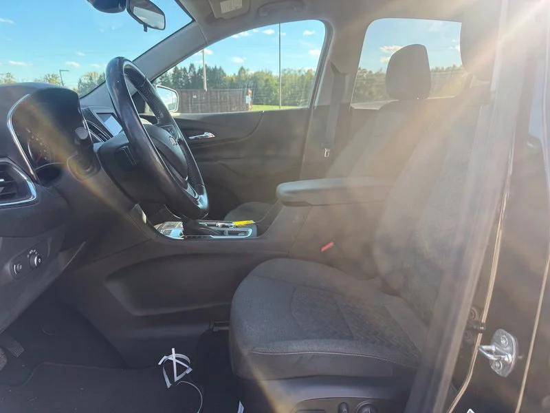 Used 2022 Black Chevrolet LT image 3