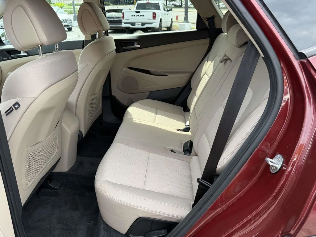 Used 2016 Red Hyundai SE image 13