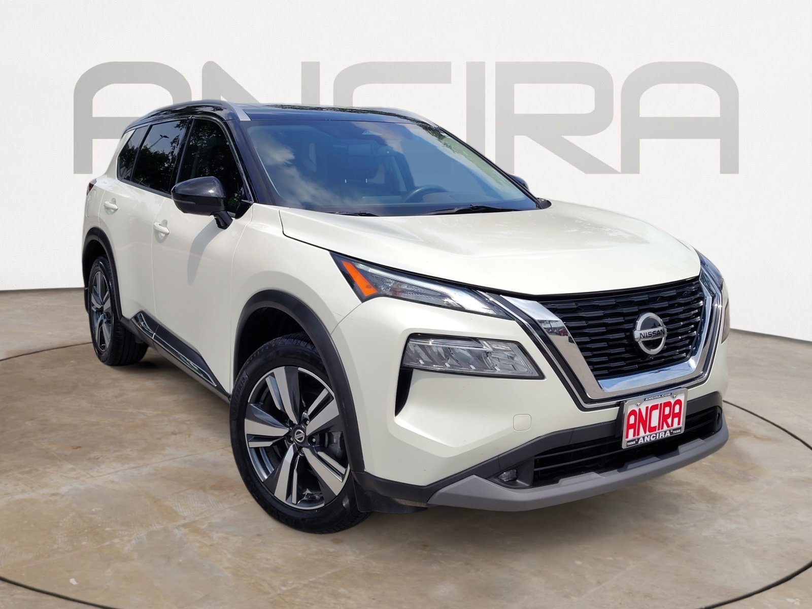 Used 2021 Pearl White Tricoat/Super Black Nissan SL image 6