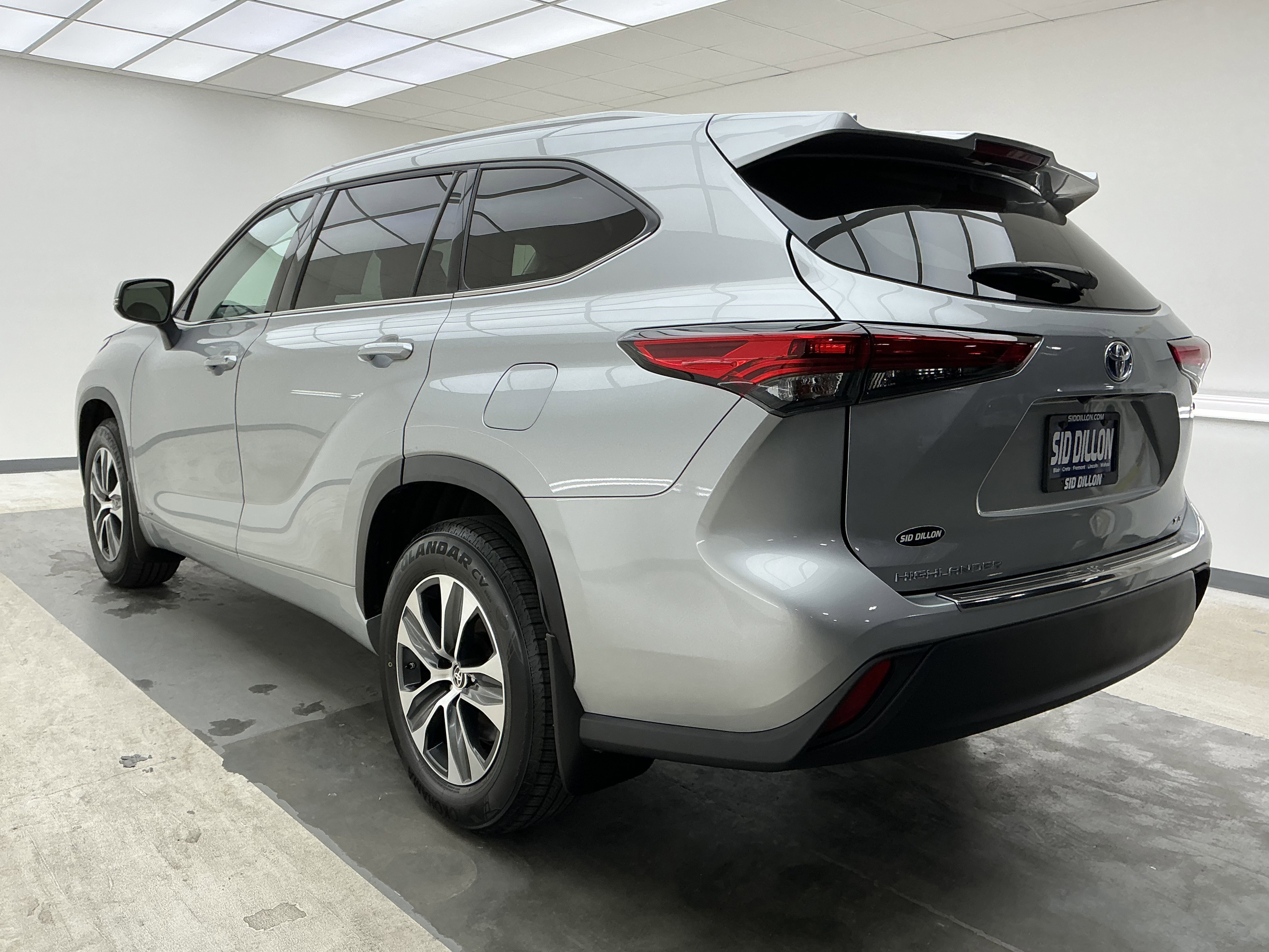 2022 Toyota Highlander XLE - Photo 6