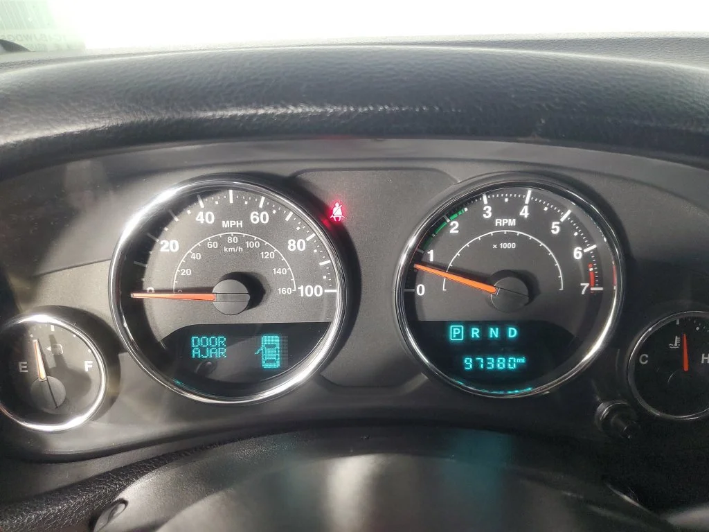 Used 2018 Gray Jeep Sport 4x4 image 23