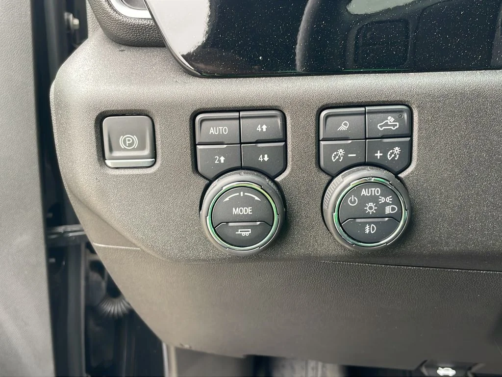 Used 2024 Black Chevrolet High Country image 19