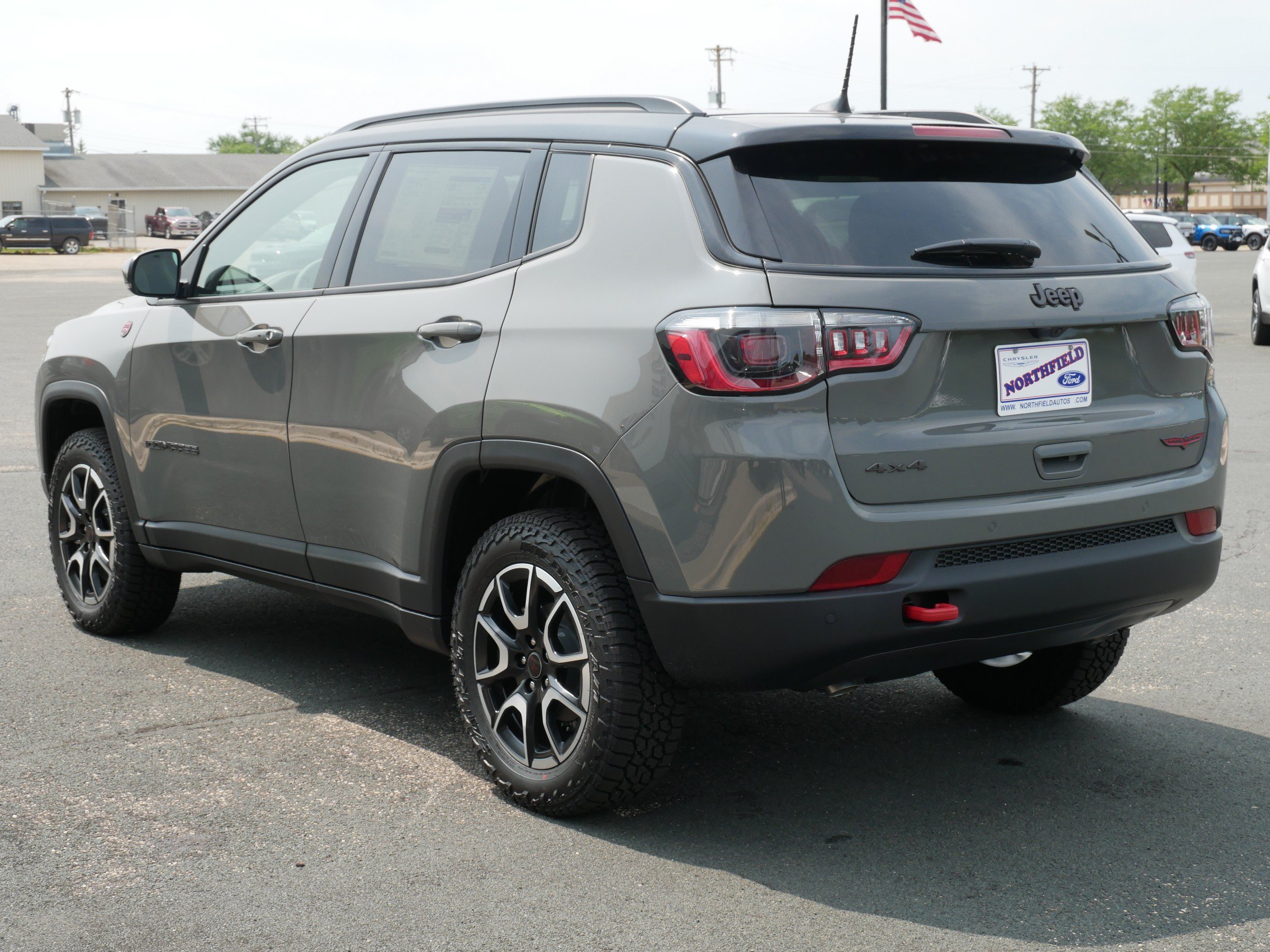 New 2026 Sting-Gray Clear-Coat Exterior Paint Jeep Trailhawk image 6
