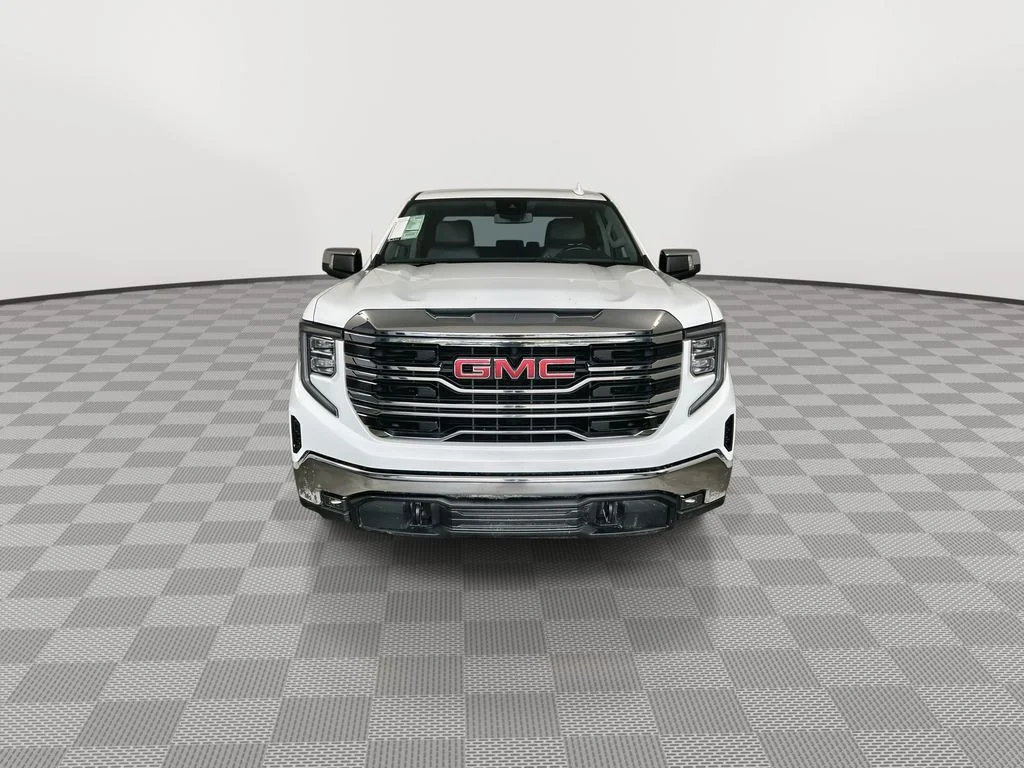 Used 2024 White GMC SLT image 3
