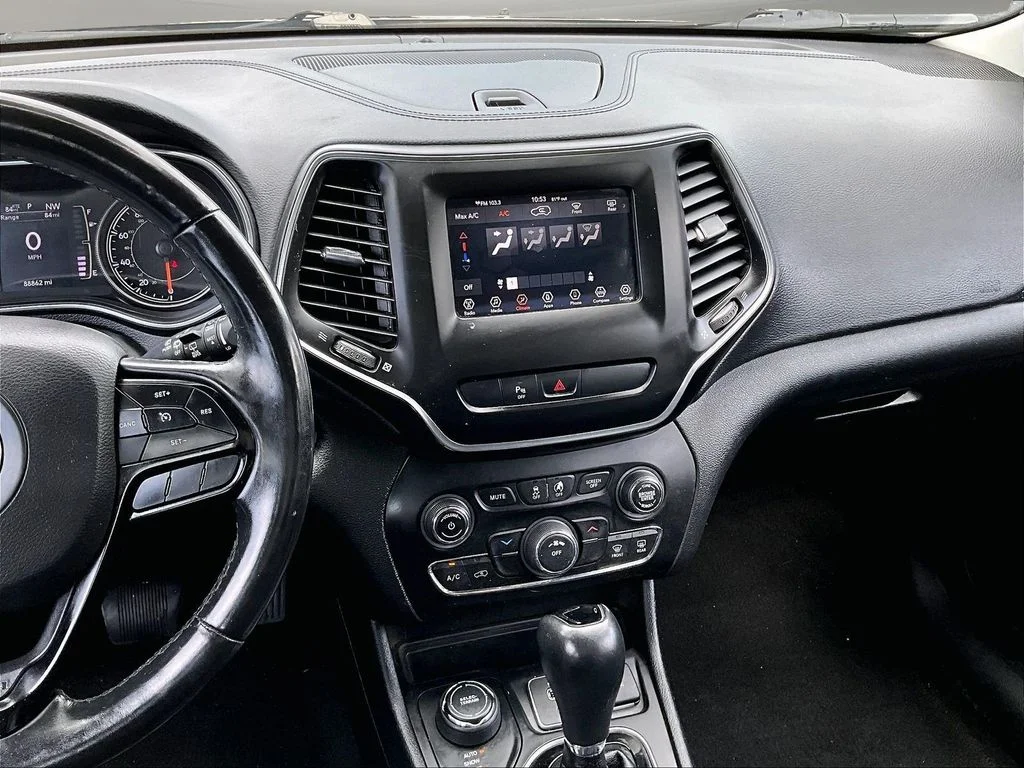 Used 2020 Gray Jeep Latitude Plus image 11