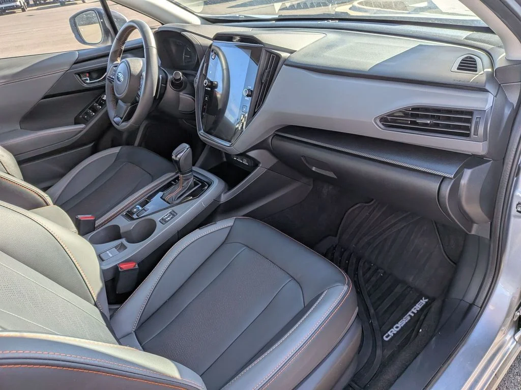 Used 2025 Ice Silver Metallic Subaru Limited image 22