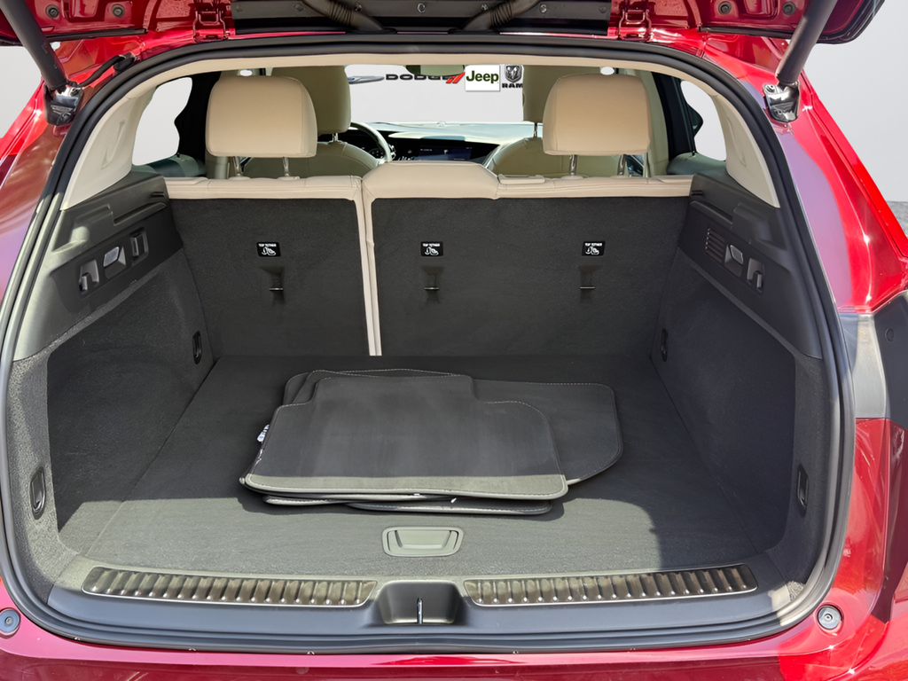 Used 2021 Red Buick Essence image 33