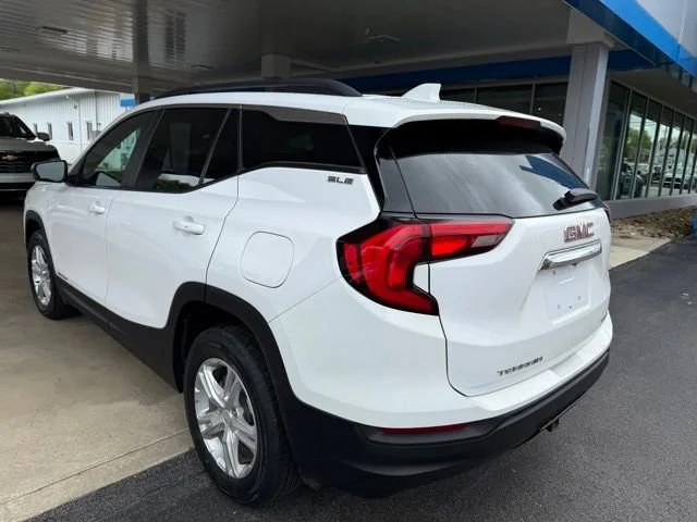 Used 2021 Summit White GMC SLE image 3