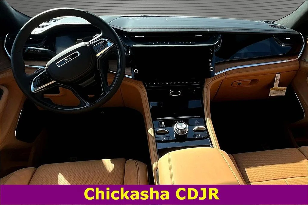 New 2026 Diamond Black Crystal Pearl-Coat Exterior Paint Jeep Summit image 5