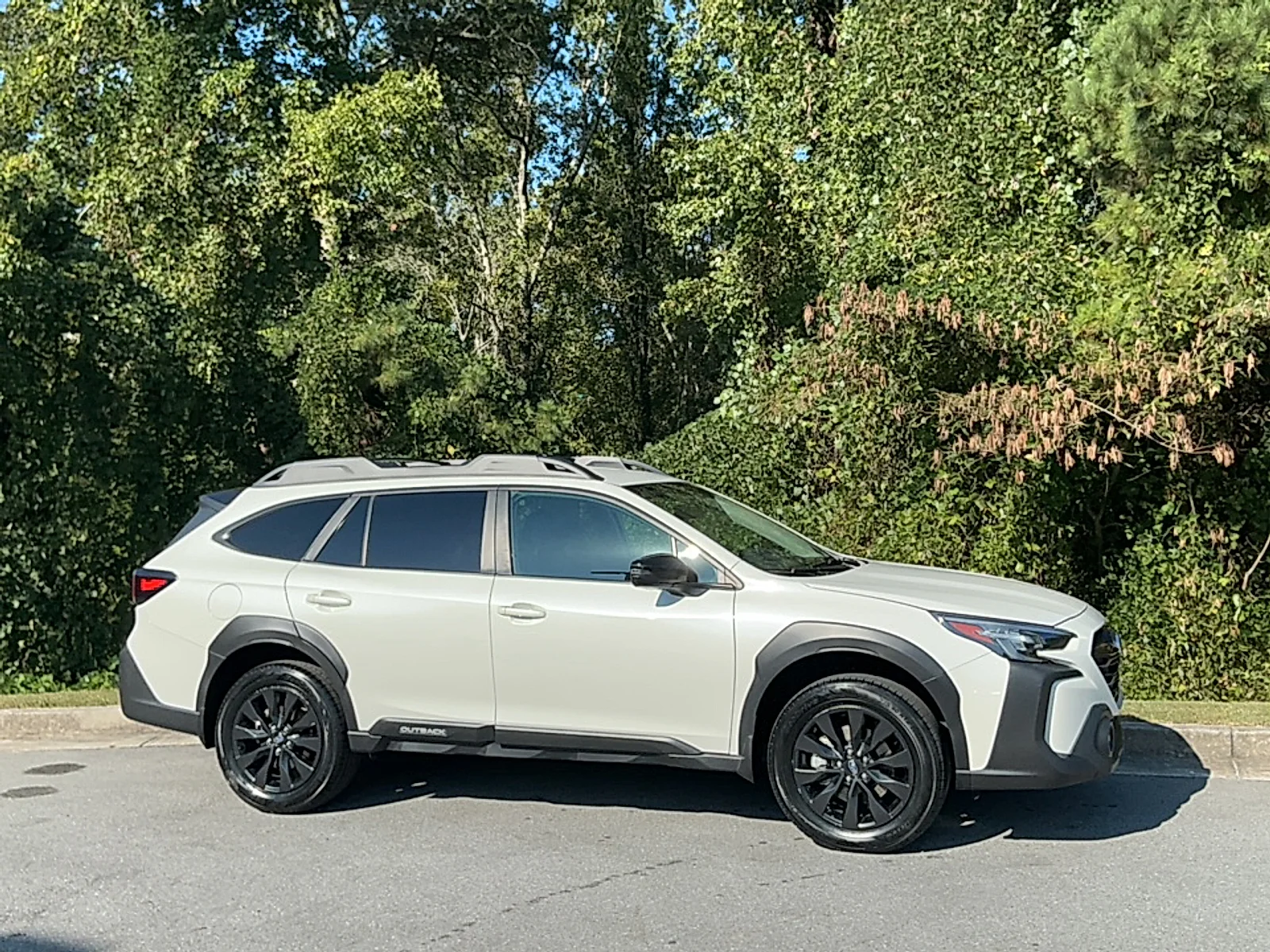 Used 2023 Crystal White Pearl Subaru Onyx Edition image 1