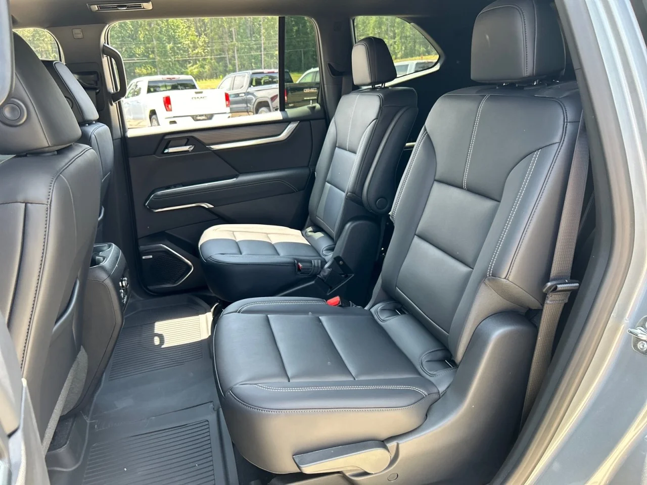 New 2026 Sterling Metallic GMC Elevation image 17