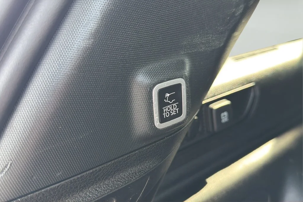 Used 2024 White Jeep LIMI image 10