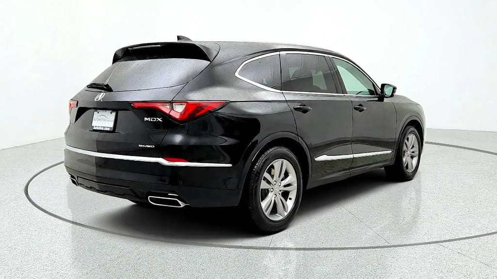 Used 2023 Majestic Black Pearl Acura SH-AWD image 5