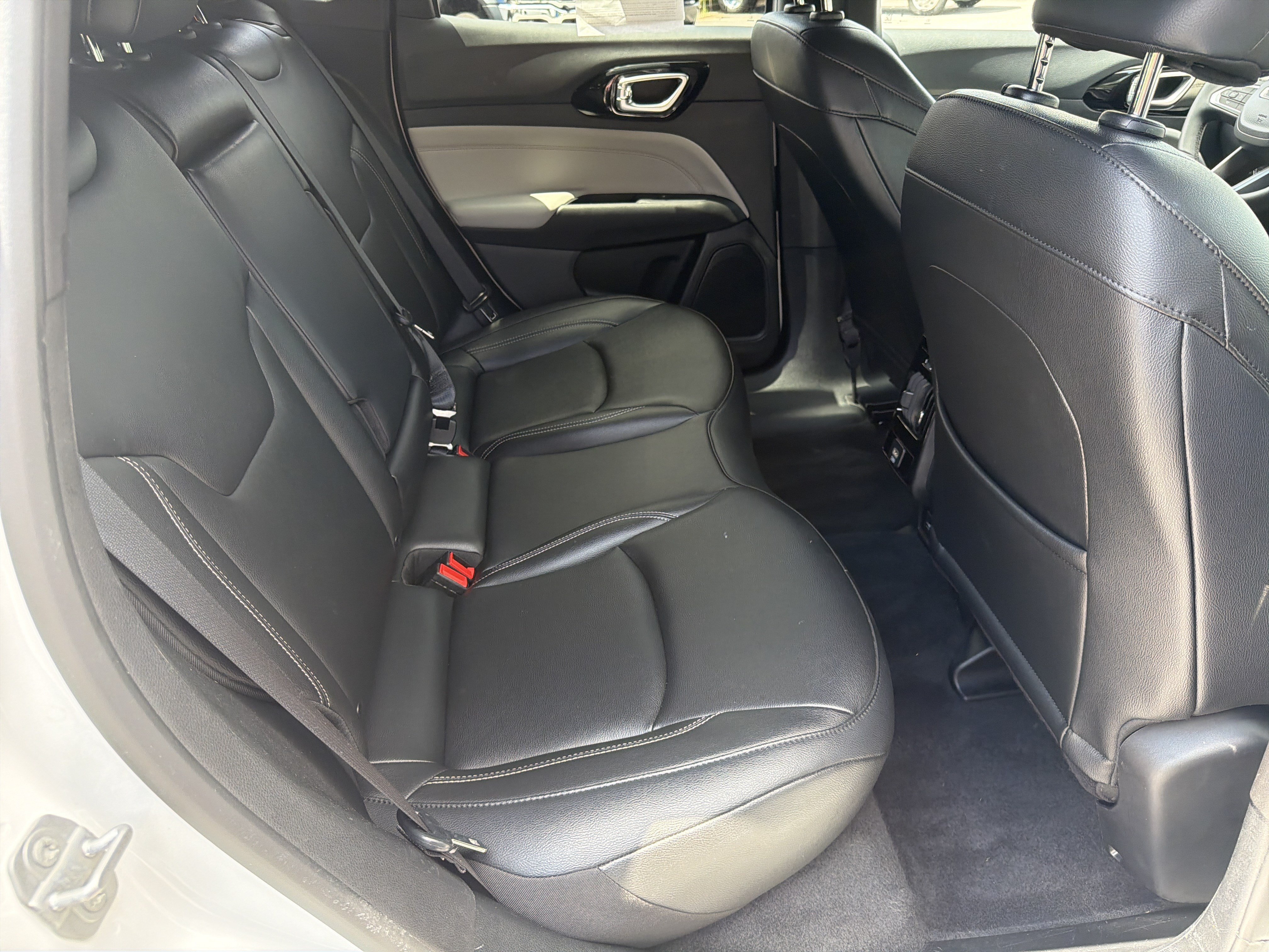 Used 2025 Bright White Clearcoat Jeep Limited image 18