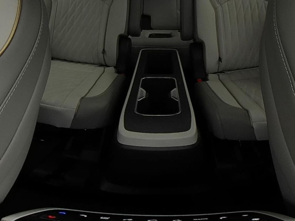 New 2027 2T RAD WHT INFINITI Autograph AWD image 28