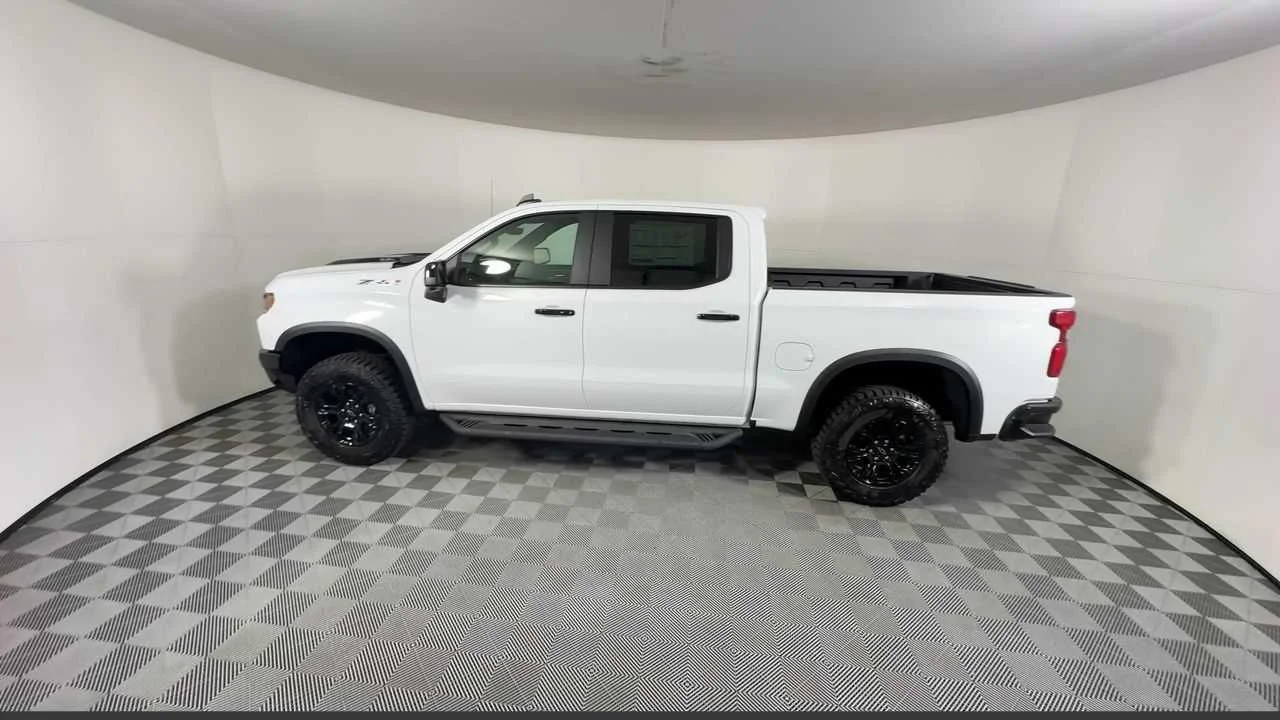 New 2026 Summit White Chevrolet ZR2 image 12