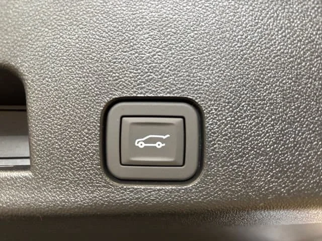 New 2026 Ebony Twilight Metallic GMC Elevation image 20