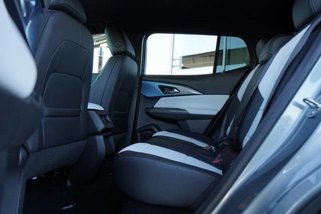 2025 Chevrolet Equinox EV LT - Photo 25