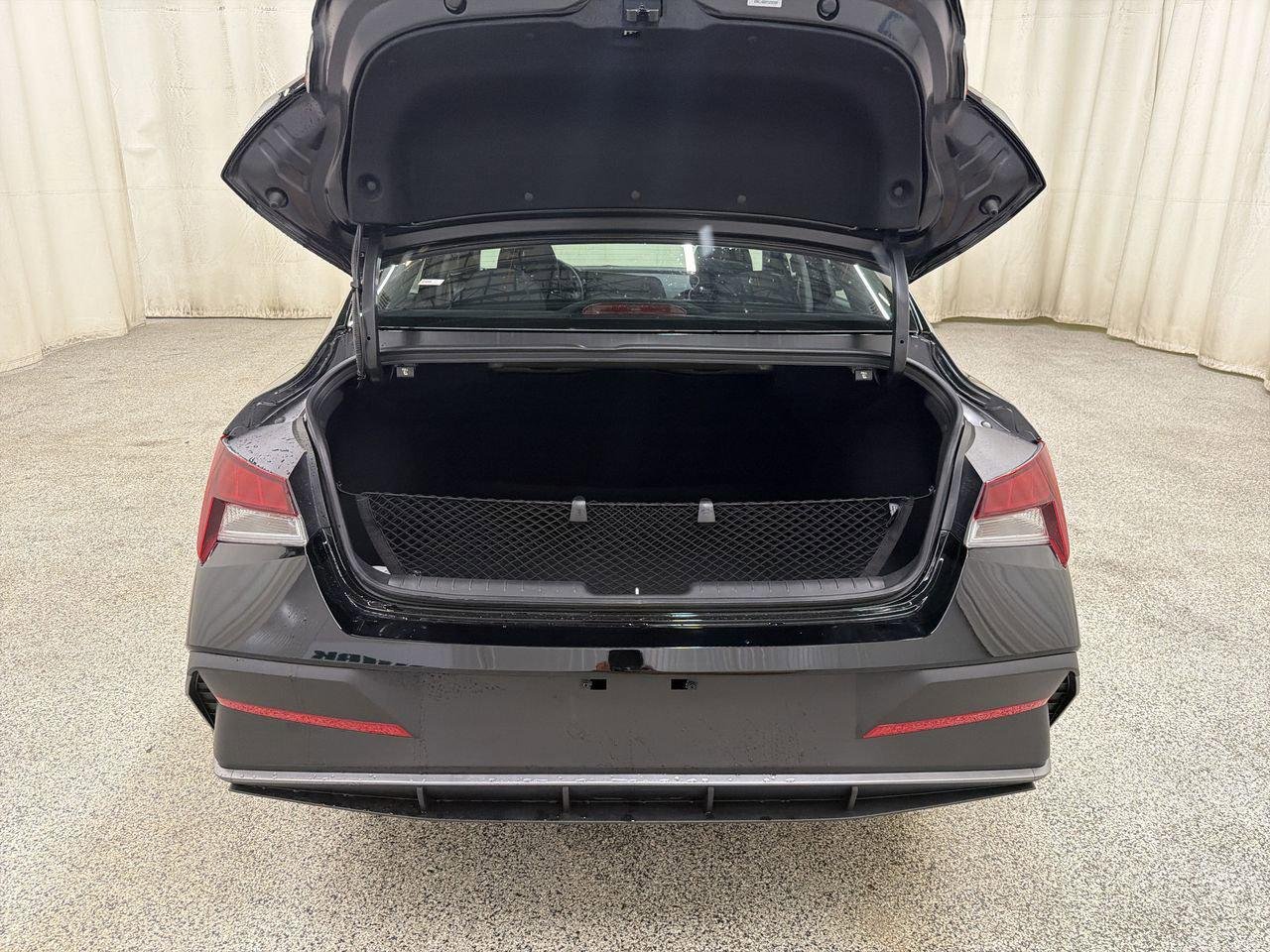 New 2026 Abyss Black Hyundai SE image 16
