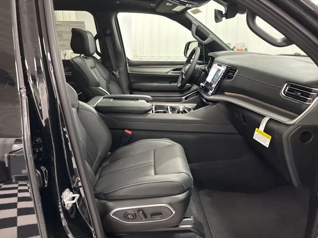 New 2026 High Gloss Black Exterior Paint Jeep Limited Altitude image 44