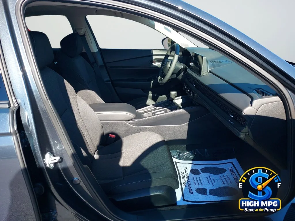 Used 2026 Gray Honda SE image 24