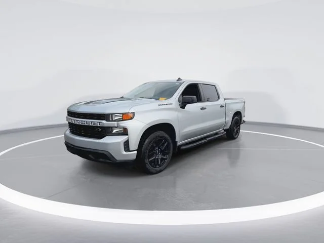 Used 2022 Silver Chevrolet Custom image 4