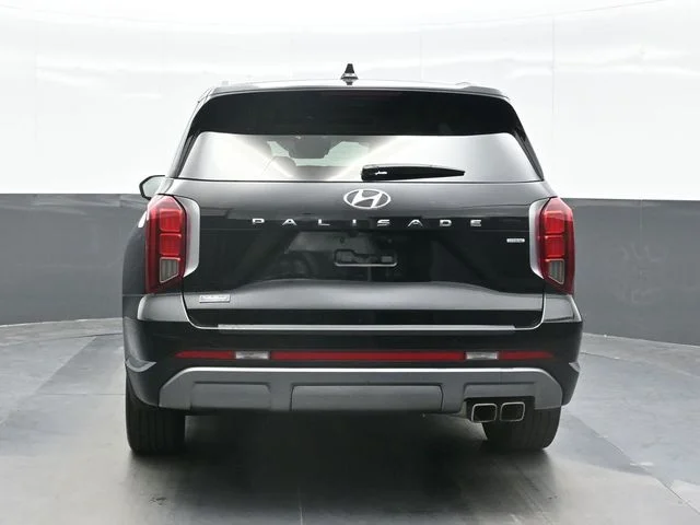 Used 2023 Black Hyundai Limited image 2