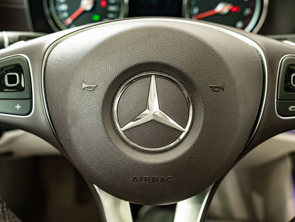 Used 2018 White Mercedes-Benz E 400 Wagon image 31