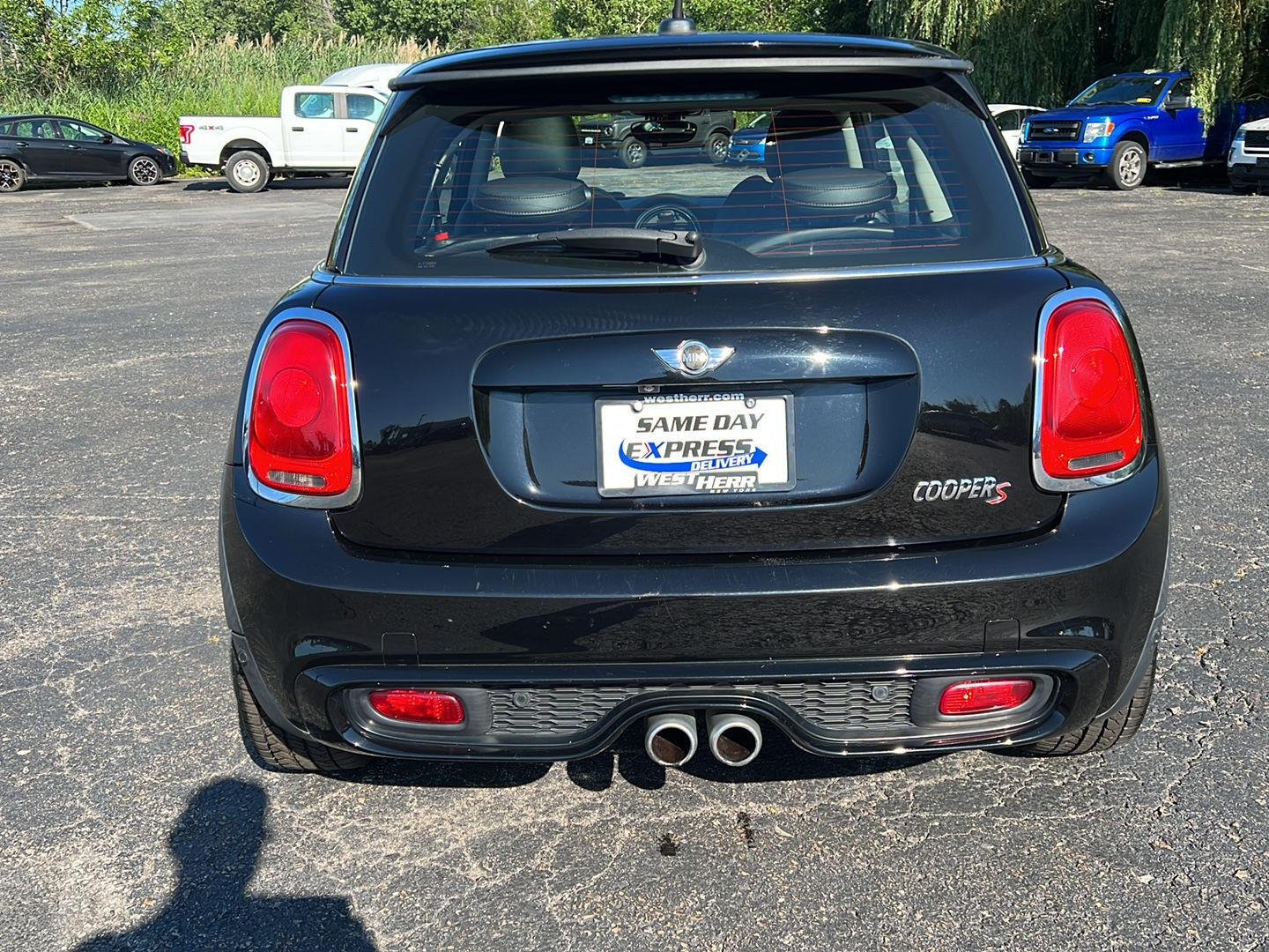 Used 2018 Midnight Black Metallic MINI Base image 6