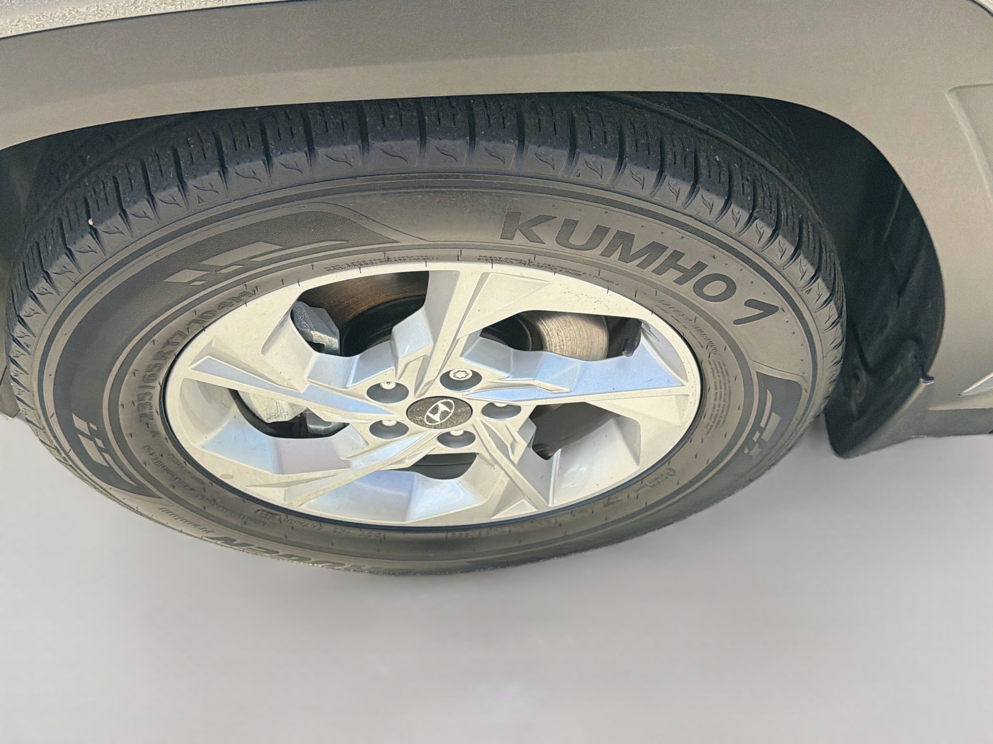 Used 2024 Hampton Gray Hyundai SEL image 35