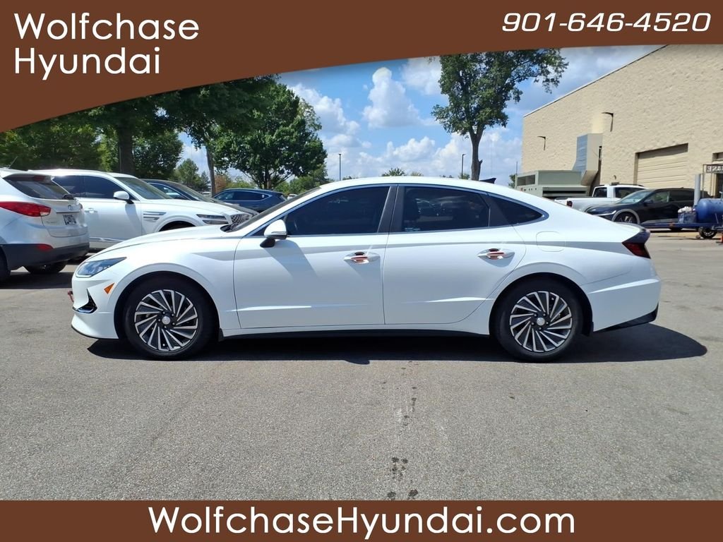 Used 2022 White Hyundai SEL image 2