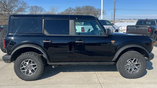 Used 2025 Shadow Black Ford Badlands image 9