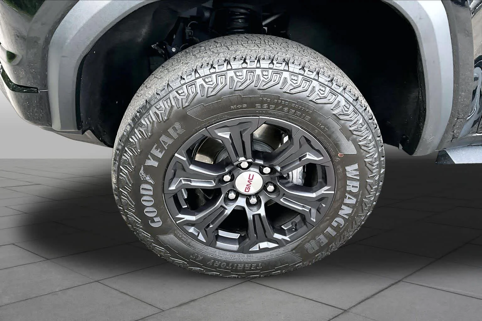 Used 2024 Onyx Black GMC 4WD Elevation image 11
