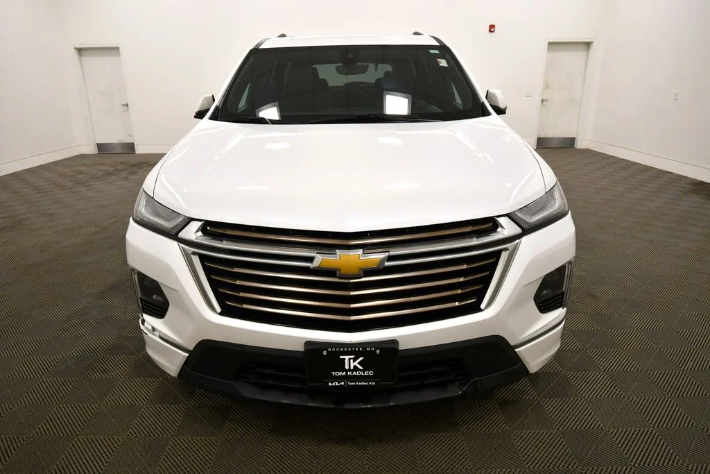 Used 2023 Beige Chevrolet High Country image 10